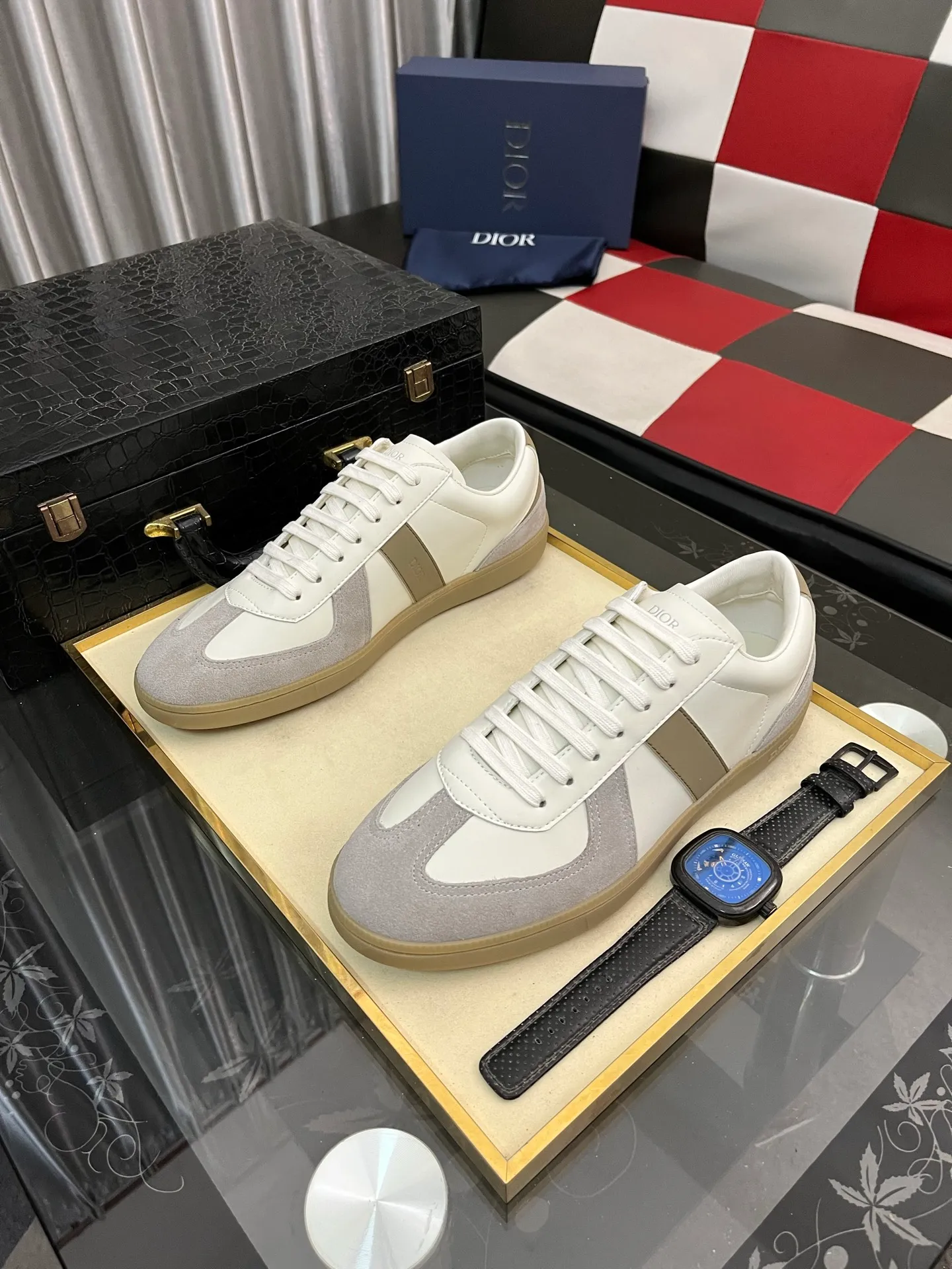 Men's shoes 💰380⌚️⌚️ 【Dior*DIAO】original quality.~ Unique modern style sneakers. 🏃A must-have casual shoe for trendy men😍😍 Original brand imported from Italy, imported original leather, sheep lining (refuses to discolor and grind feet) Sole: Original sole provided by the original factory, French lazy style design ⚠️Fit to the feet, original quality, super comfortable original sole. Code number: 38-448️⃣Colors available
